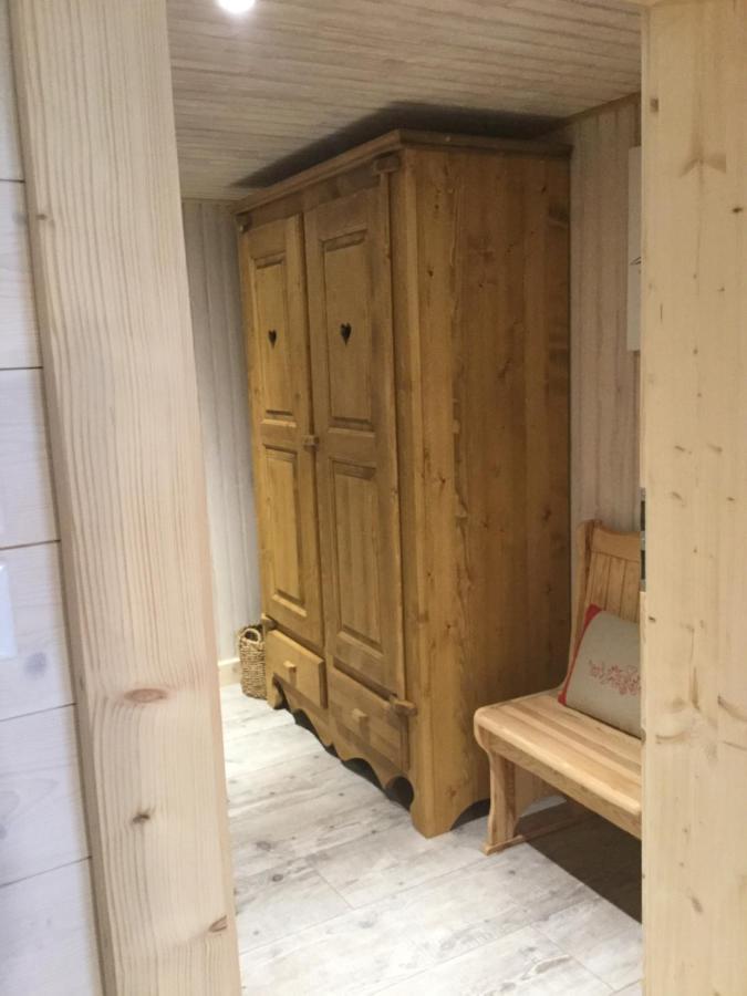 La Ferme De La-Haut B&B Le Haut-du-Them Zewnętrze zdjęcie