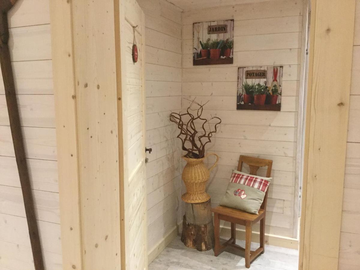 La Ferme De La-Haut B&B Le Haut-du-Them Zewnętrze zdjęcie