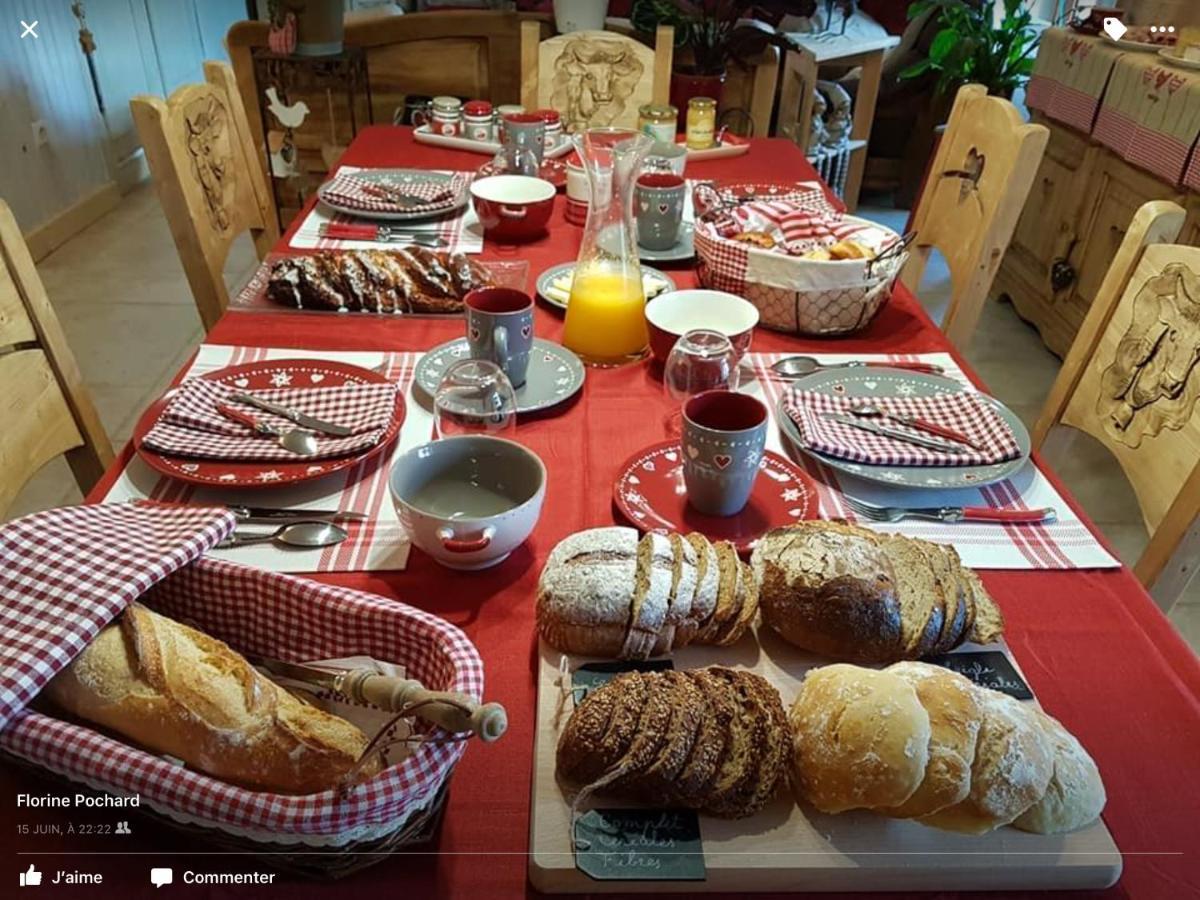 La Ferme De La-Haut B&B Le Haut-du-Them Zewnętrze zdjęcie