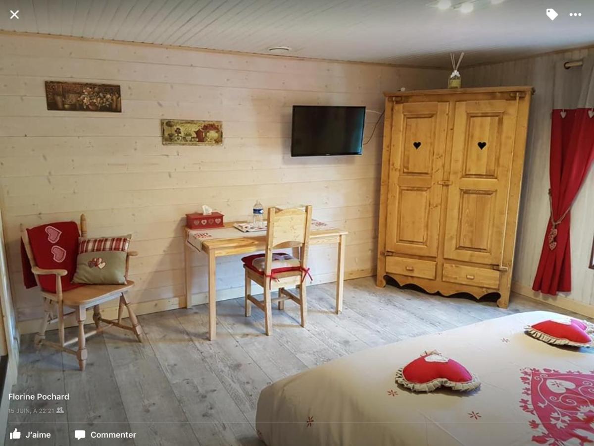 La Ferme De La-Haut B&B Le Haut-du-Them Zewnętrze zdjęcie